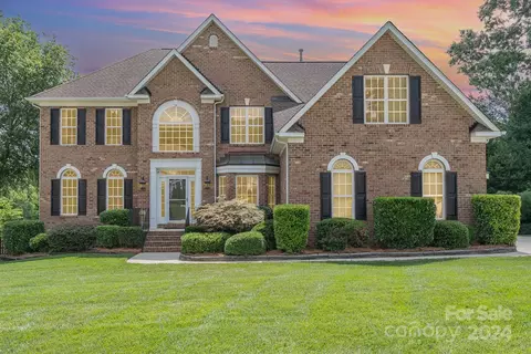 856 Clonmel Dr, Matthews, NC 28104