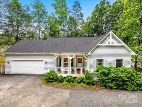 183 Fox Cross Dr, Brevard, NC 28712