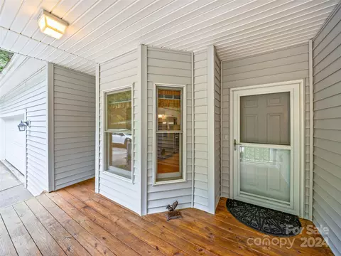 183 Fox Cross Dr, Brevard, NC 28712 photo 5