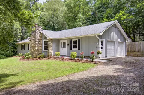 3227 Hickory Hill Rd, Hendersonville, NC 28792