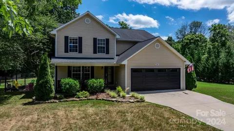 100 Ones Branch Ct, Morganton, NC 28655