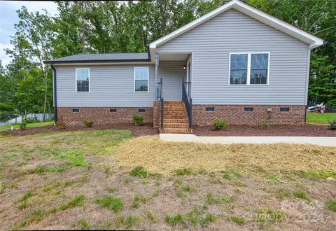 218 Aspen Dr, Gastonia, NC 28052