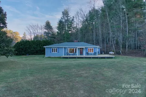 3041 Willow Rd, Hendersonville, NC 28739