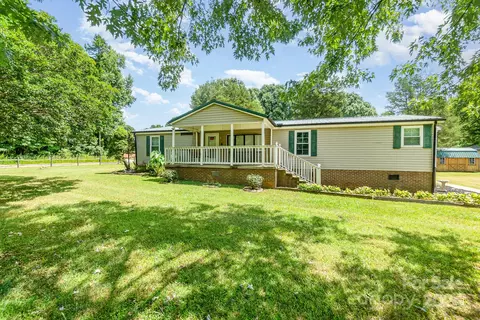 131 Smyrna Ln, Mooresville, NC 28115
