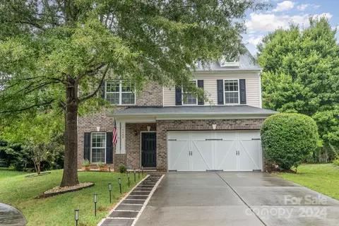 9909 Barrands Ln, Charlotte, NC 28278