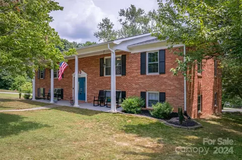 1317 Meadow Ln, Morganton, NC 28655