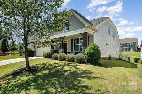 121 Blossom Ridge Dr, Mooresville, NC 28117
