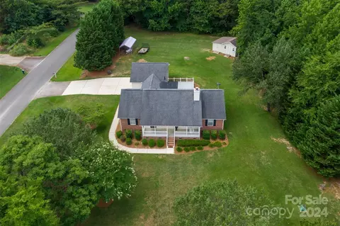 1000 Riddle Oak Ln, Clover, SC 29710