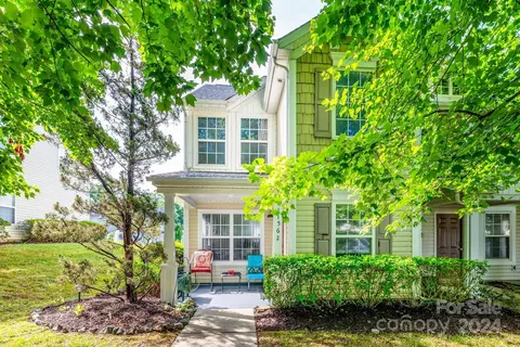 17562 Caldwell Track Dr, Cornelius, NC 28031