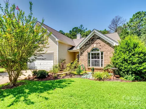 1738 Lillywood Ln, Fort Mill, SC 29707