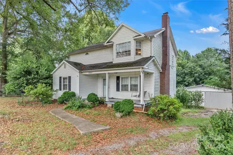 2061 W Davidson Ave, Gastonia, NC 28052