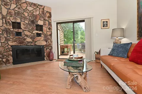 1420 11th Street Nw 16 Dr NW #16, Hickory, NC 28601