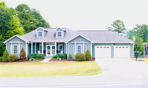 3566 Old Shelby Rd, Hickory, NC 28602