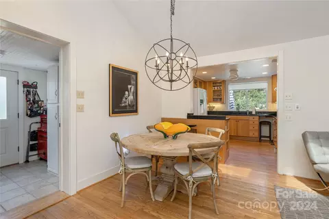 Dining - 231 Maple St, Brevard, NC 28712 photo 1 of 1