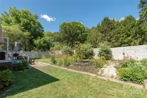 Exterior - 231 Maple St, Brevard, NC 28712 photo 3 of 4