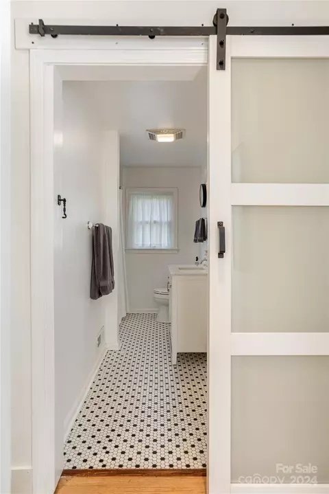 Bath - 231 Maple St, Brevard, NC 28712 photo 2 of 3
