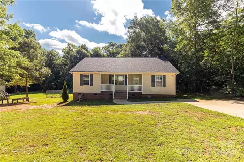 353 Gills Creek Dr, Lancaster, SC 29720
