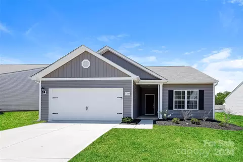 7323 Amberly Hills Rd, Charlotte, NC 28215