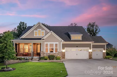 2220 Tearose Ct, Lancaster, SC 29720