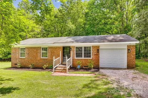 2063 Dover Ln, Lancaster, SC 29720