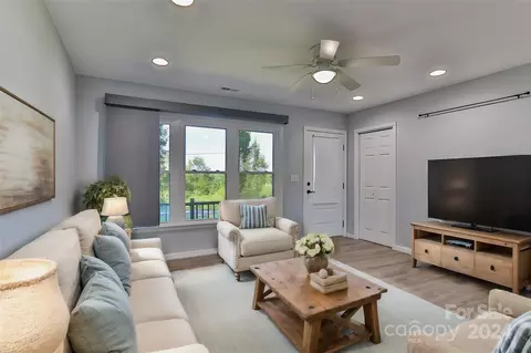 1900 Deer Park Rd, Nebo, NC 28761