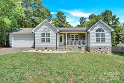 123 Braxton Dr, Statesville, NC 28677