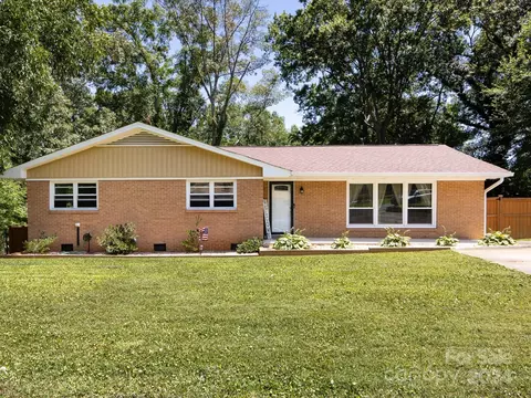 805 Normandy View St, Gastonia, NC 28052