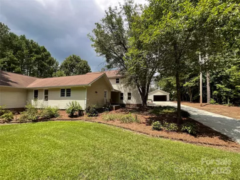 4300 Daniel Dr, Waxhaw, NC 28173