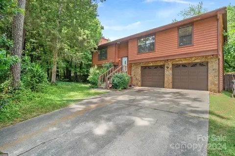 6005 Long Pine Dr, Charlotte, NC 28227