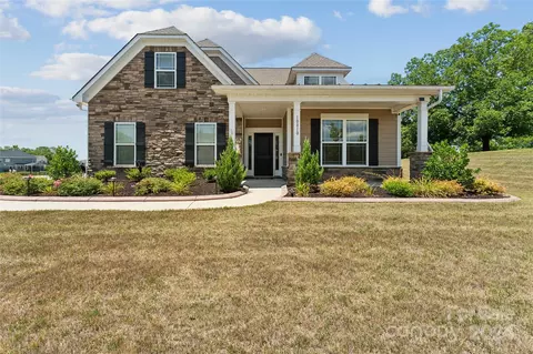 10810 Parkhall Dr, Harrisburg, NC 28075