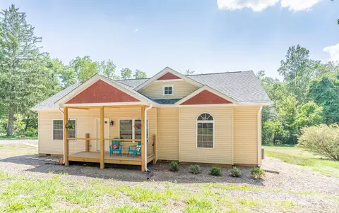 152 Ben Lippen Rd, Asheville, NC 28806