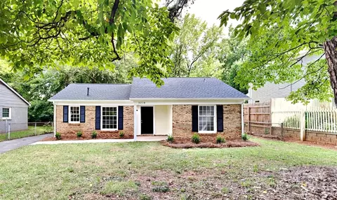 3210 Cedarhurst Dr, Charlotte, NC 28269