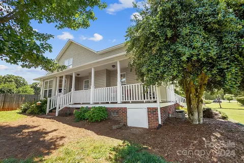 201 Maple Ridge Cir, Salisbury, NC 28147 photo 2