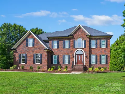 8320 Knights Ct, Harrisburg, NC 28075