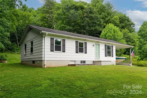 291 Holland Creek Rd, Mars Hill, NC 28754