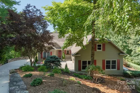 103 Ivey Ln, Flat Rock, NC 28731