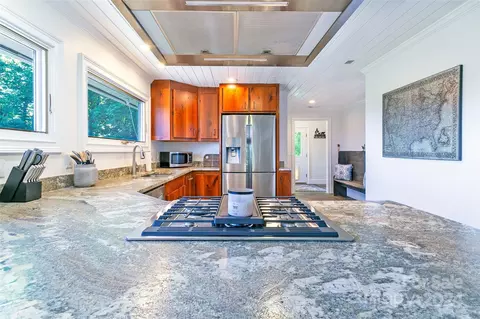 Kitchen - 20 Panther Run, Brevard, NC 28712 photo 3 of 3