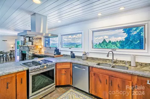 Kitchen - 20 Panther Run, Brevard, NC 28712 photo 2 of 3