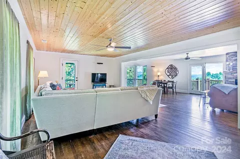 Living - 20 Panther Run, Brevard, NC 28712 photo 2 of 3