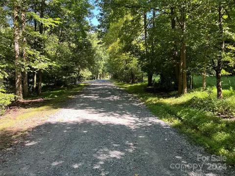 1913 Davis Rd, Davidson, NC 28036