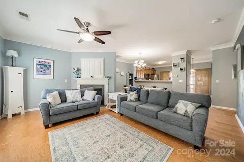 1262 Amber Ridge Rd, Concord, NC 28027