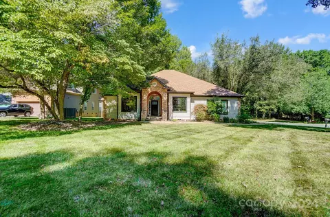 12521 Cedarford Ct, Huntersville, NC 28078