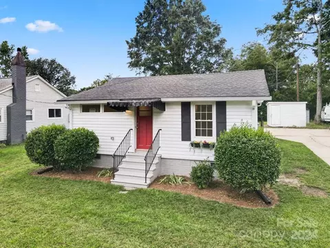 204 Bates Ave, Cherryville, NC 28021