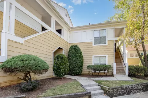 757 SW 8 Dr #8, Davidson, NC 28036