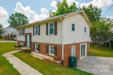 715 E 11th St, Newton, NC 28658 photo 3