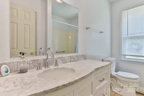 715 E 11th St, Newton, NC 28658 photo 25
