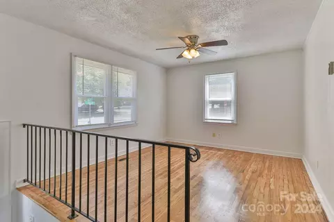 715 E 11th St, Newton, NC 28658 photo 10