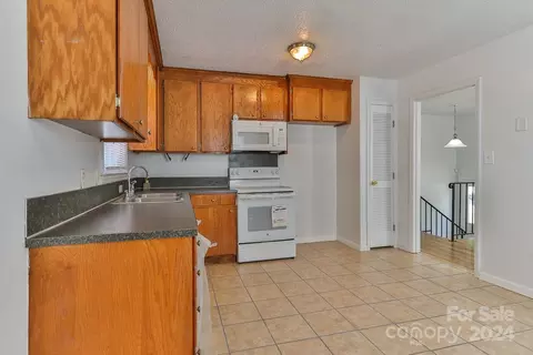 715 E 11th St, Newton, NC 28658 photo 12