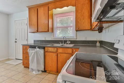 715 E 11th St, Newton, NC 28658 photo 13