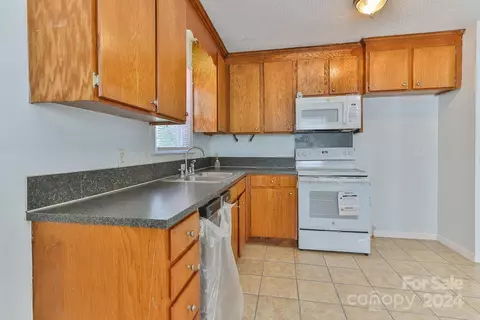715 E 11th St, Newton, NC 28658 photo 14